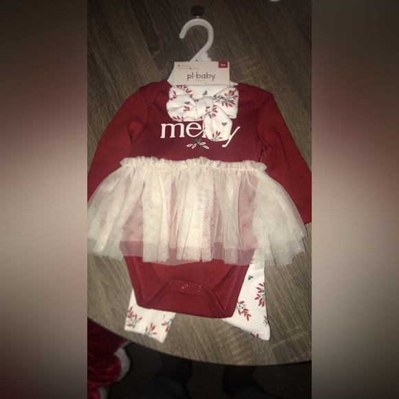 3 month old Christmas outfit ❤️🎄 - Picture 1 of 1